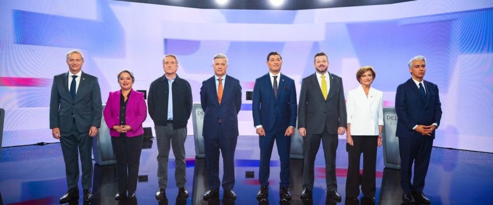 Jeannette Jara lidera la encuesta Cadem, pero Kast se acerca a solo cuatro puntos